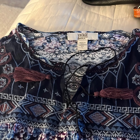 Women’s Blouse size large - Picture 2 of 2